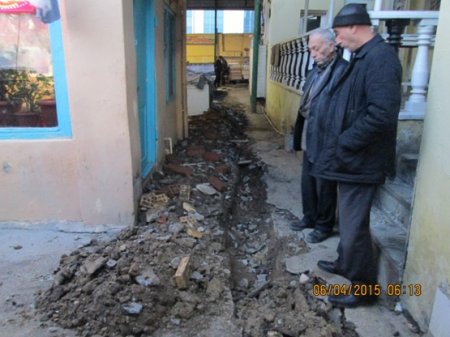 "Təzəz Bazar"da yaşanan qalmaqalda nazirin də adını çəkirlər... "Təzəz Bazar"da yaşanan qalmaqalda nazirin də adını çəkirlər...