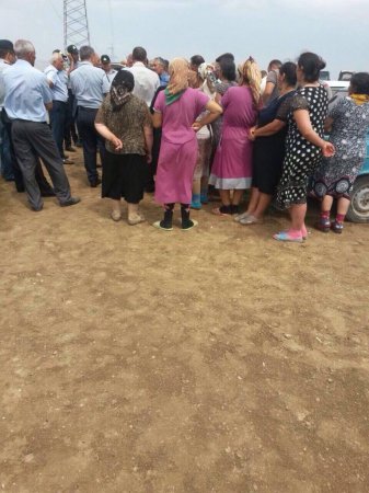 Yevlax icra hakimiyyəti köçkünlərə qarşı... Yevlax icra hakimiyyəti köçkünlərə qarşı...