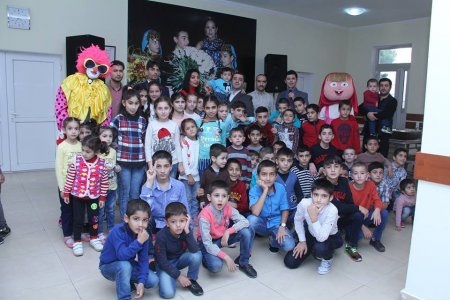 Aqil Acalov doğum gününü uşaqlarla birlikdə qeyd edib Aqil Acalov doğum gününü uşaqlarla birlikdə qeyd edib