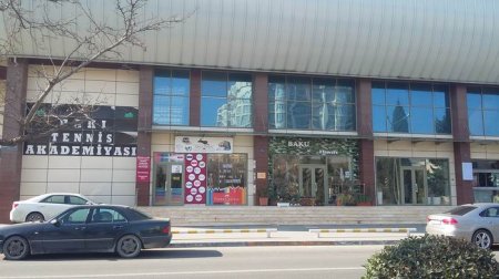 Yarmarka, yoxsa akademiya? 