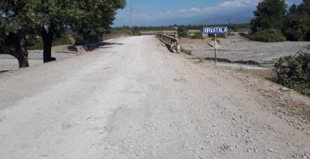 Kənd camaatı indi bu “şirinlikləri” də verməyə razıdır... Kənd camaatı indi bu “şirinlikləri” də verməyə razıdır...