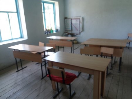 Ceyhun Bayramov gəlib bu siniflərdə yarımca saat otura bilsə... Ceyhun Bayramov gəlib bu siniflərdə yarımca saat otura bilsə...